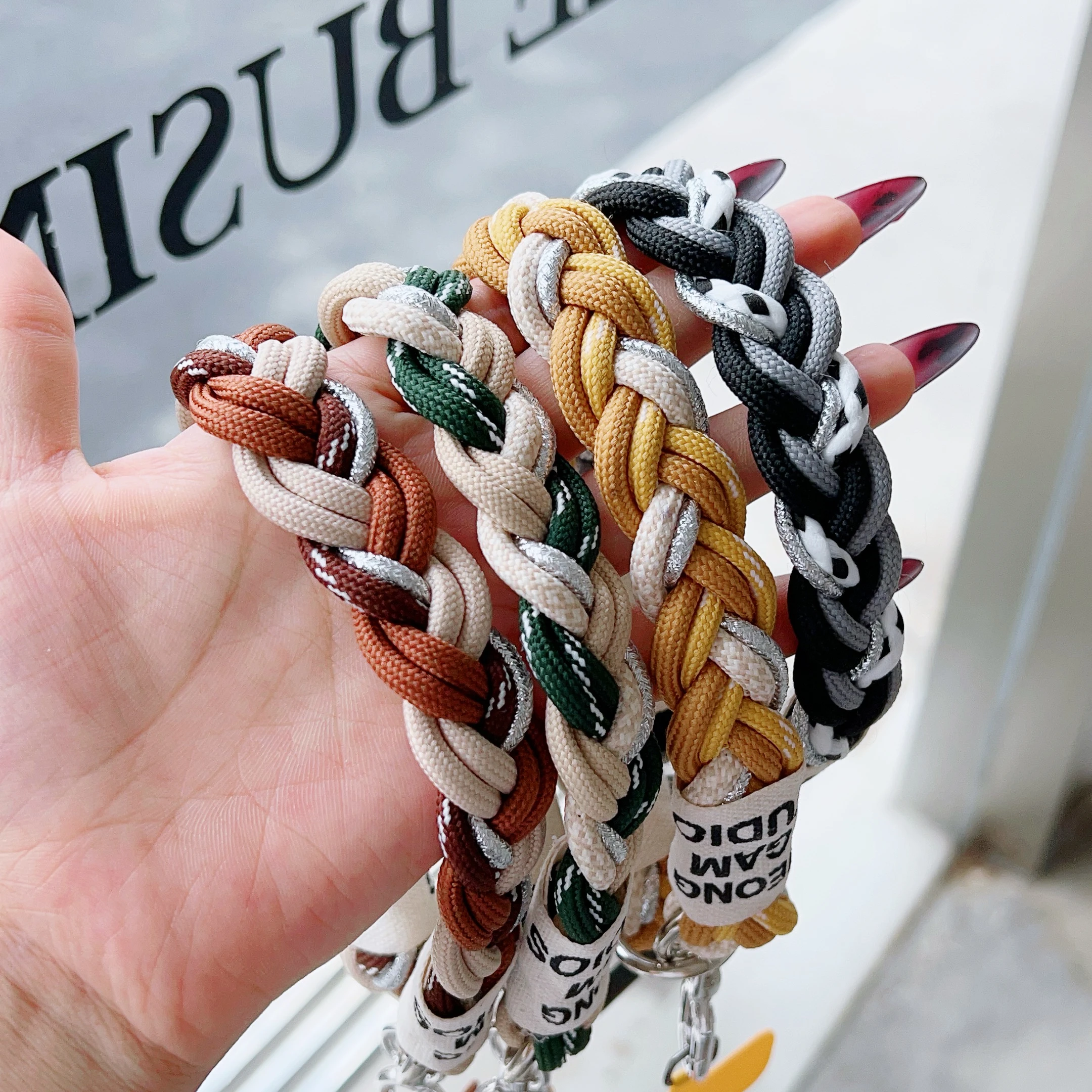 Niedliches Handy-Lanyard zum Aufhängen, Dekoration, kann gedragen werden, Twist-Seil, Anti-Verlust-Anhänger, modisch – Bild 6