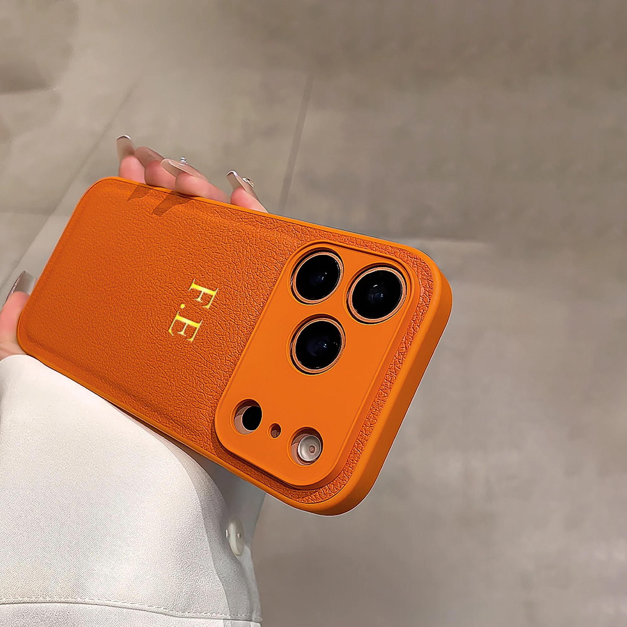 Personalisierte individuelle Namens-Handyhülle Gold 3D-Heißfolienprägung Kunstlederhülle – Bild 3