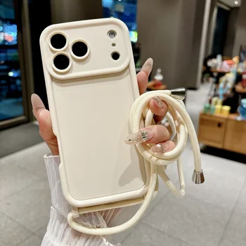 iPhone 13: Handyhülle mit verstellbarem Umhängeband und weicher Schutzhülle