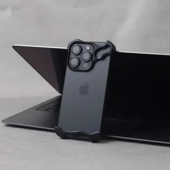 iPhone 13: Unregelmäßige Metall-Stoßfänger-Handyhülle mit Linsenschutzfolie, stoßfeste Abdeckung aus blankem Aluminium