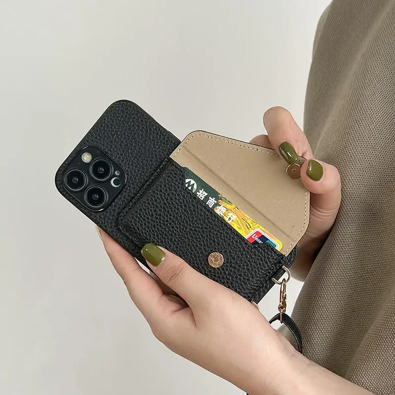 Luxuriöse Crossbody-Lederhülle mit Kartenfach und Umhängeband – Bild 3