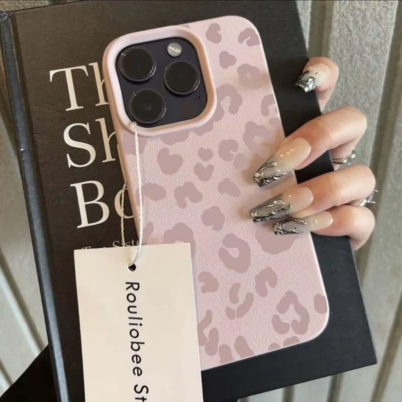 iPhone 16 Plus: Handyhülle Minimalistischer Leopardenmuster Lichee-Muster Weiche TPU-Abdeckung