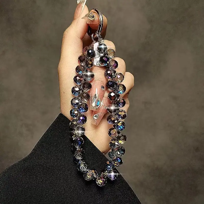Luxuriöse funkelnde Diamant-Kristallperlen-Handgelenkschlaufe, tragbare Kette, kurzer hängender Handy-Charm-Clip für den universellen Einsatz auf Handyhüllen – Bild 4